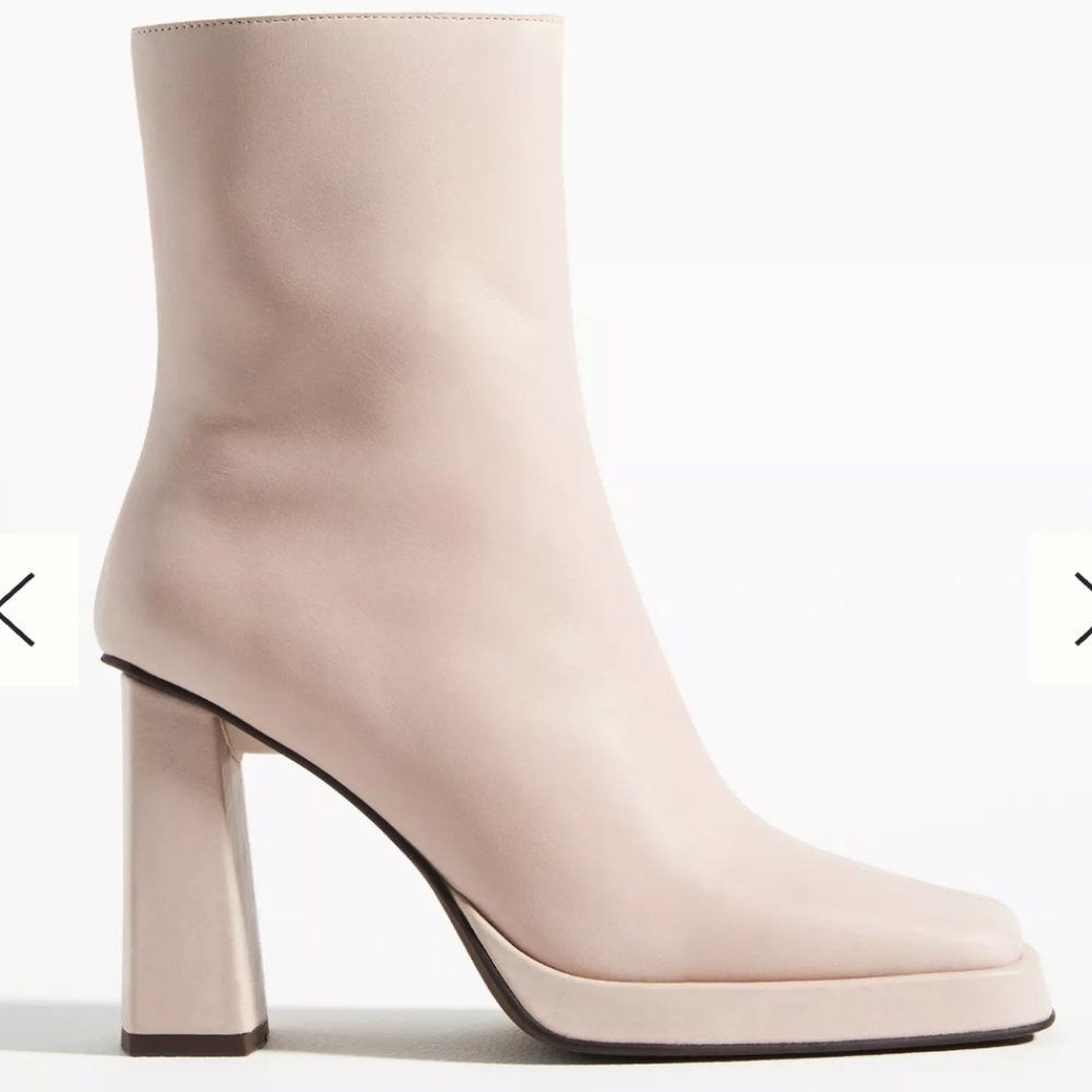 Jeffrey Campbell Maximal-Lo Boots, Size 6, Color Gray, Regular price $235